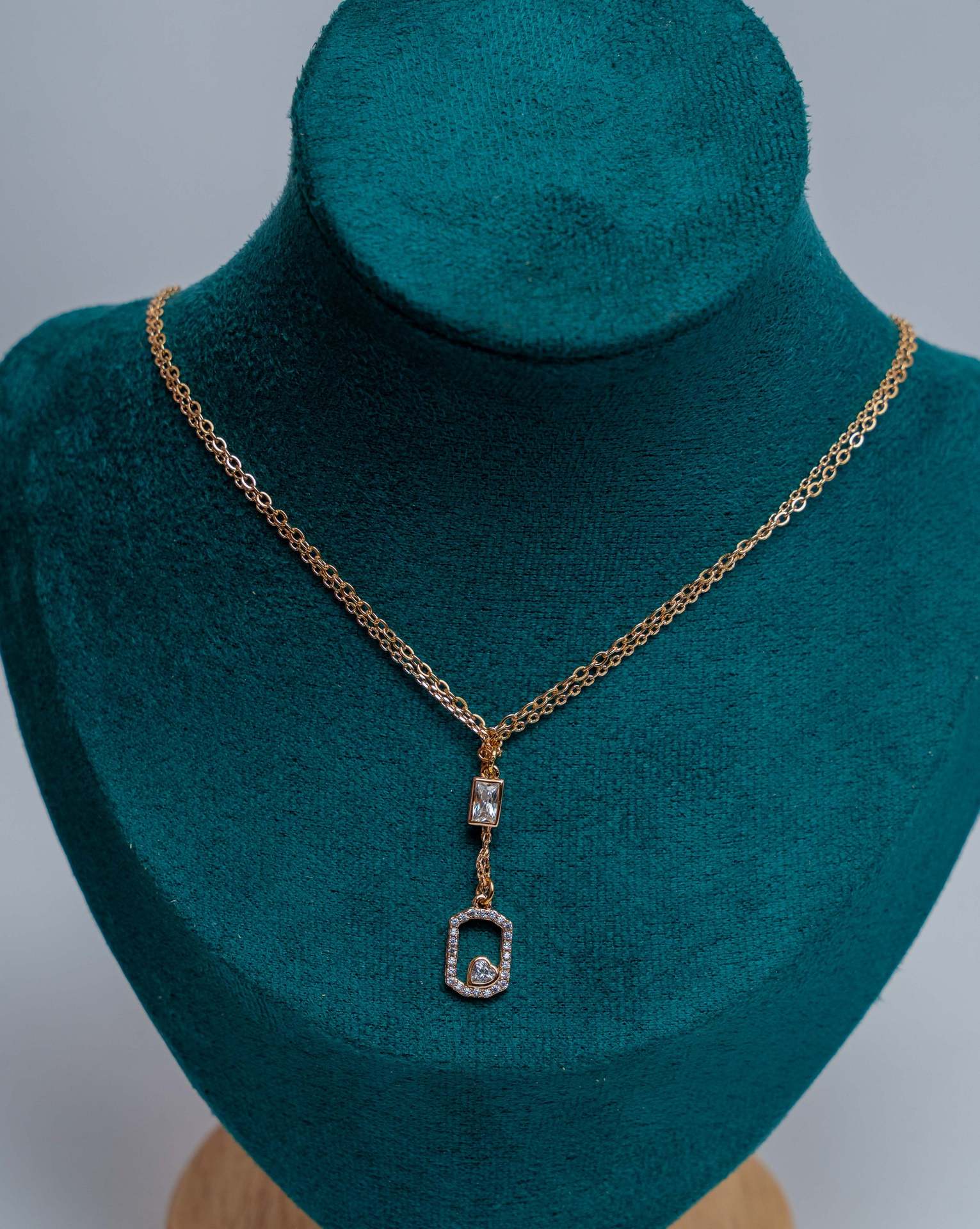 Gold Chain Lariat Necklace with Crystal Pendant