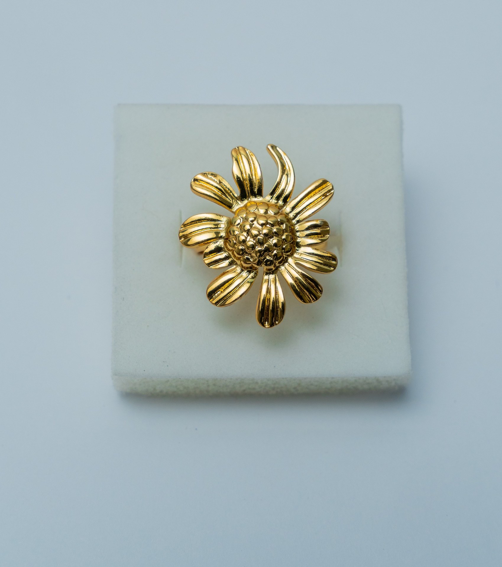 Gold-Tone Daisy Flower Brooch