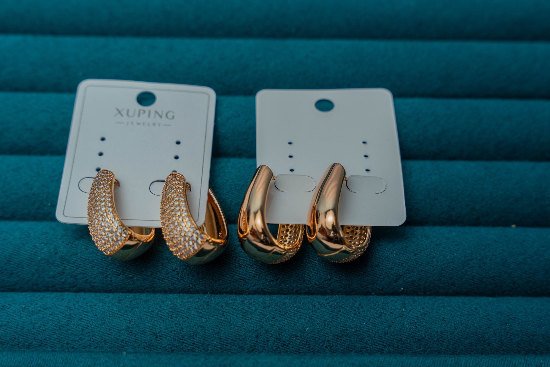 Gold-Tone Chunky Hoop Earring Set
