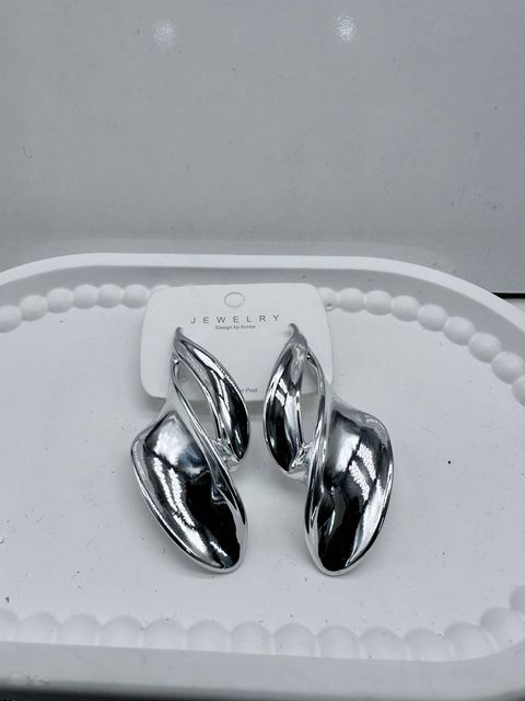 Small Silver Leaf Drop Earrings