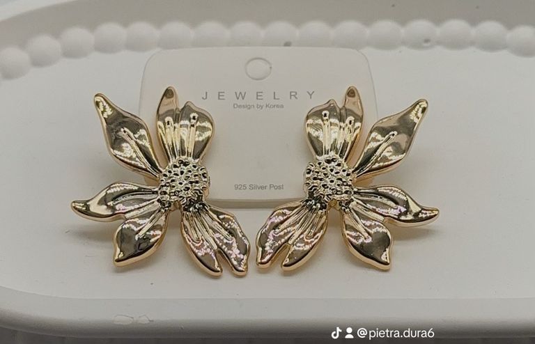 Gold Leaf Drop Earrings 02