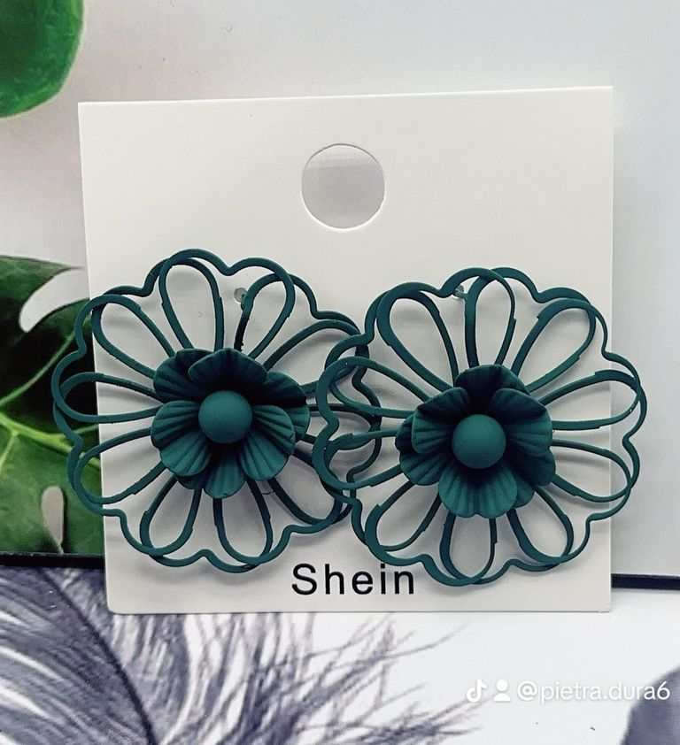 Teal Outline Flower Stud Earrings 02