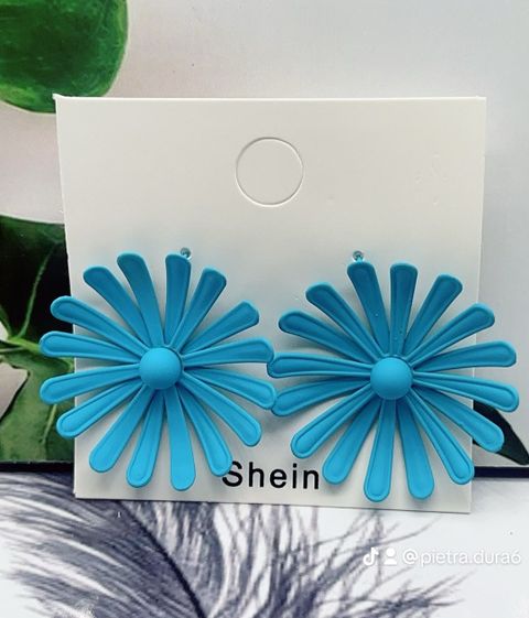 Cyan Daisy Stud Earrings