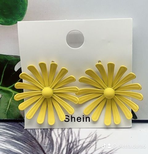 Yellow Daisy Stud Earrings