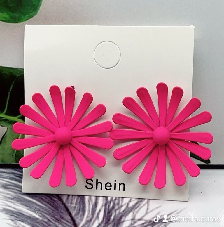 Hot Pink Daisy Stud Earrings