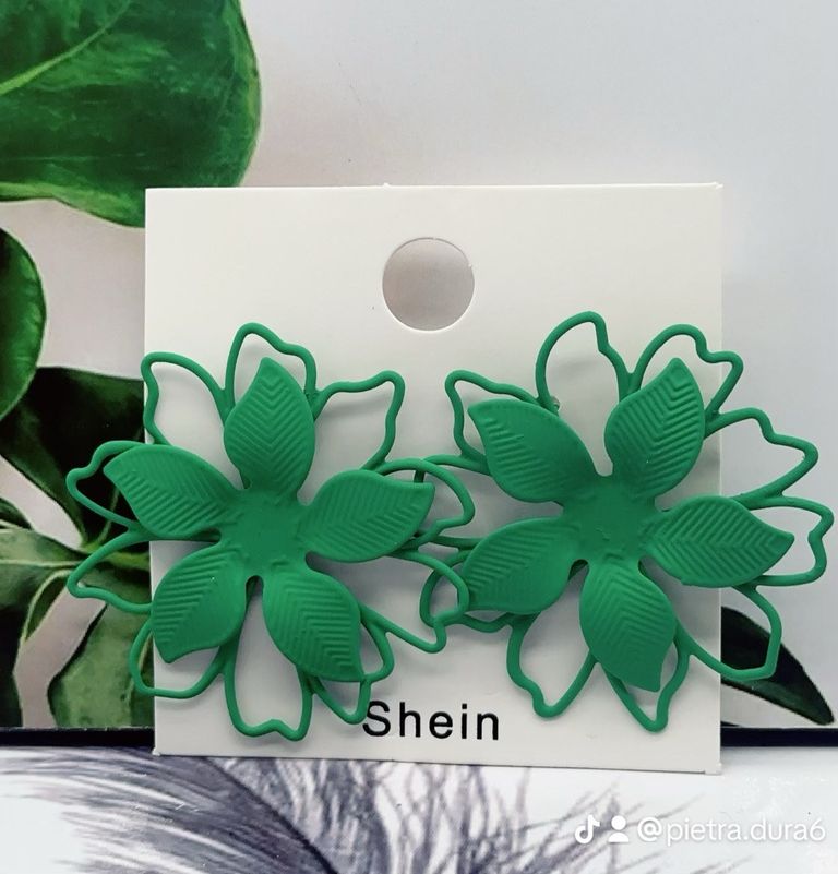 Green Outline Floral Drop Earrings