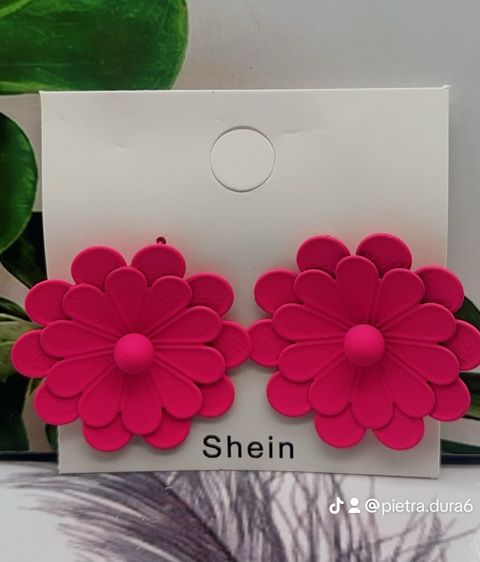 Hot Pink Daisy Stud Earrings Large