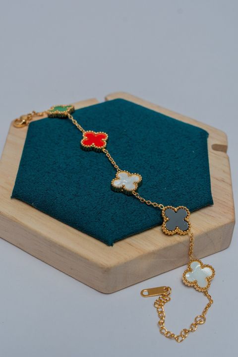 Van Cleef Gold Chain Bracelet