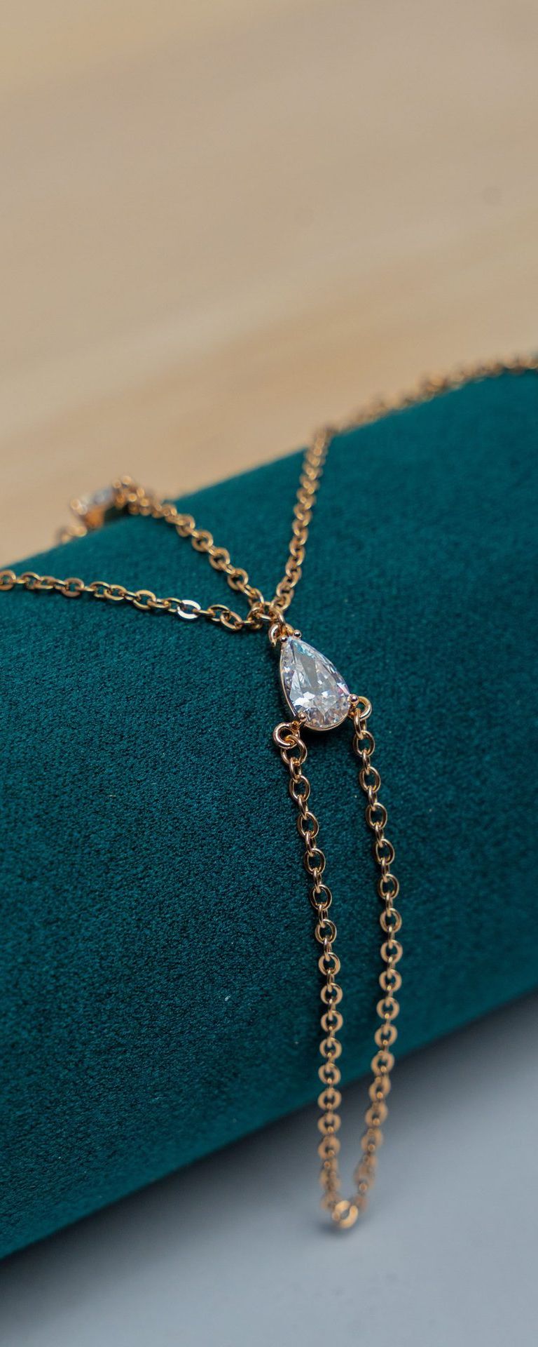 Gold Chain Bracelet with Teardrop Crystal