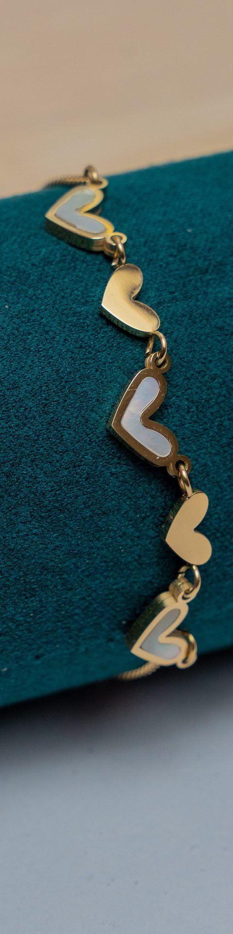 Gold Heart Link Bracelet