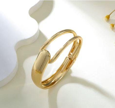 Polished Gold Loop Bangle Bracelet