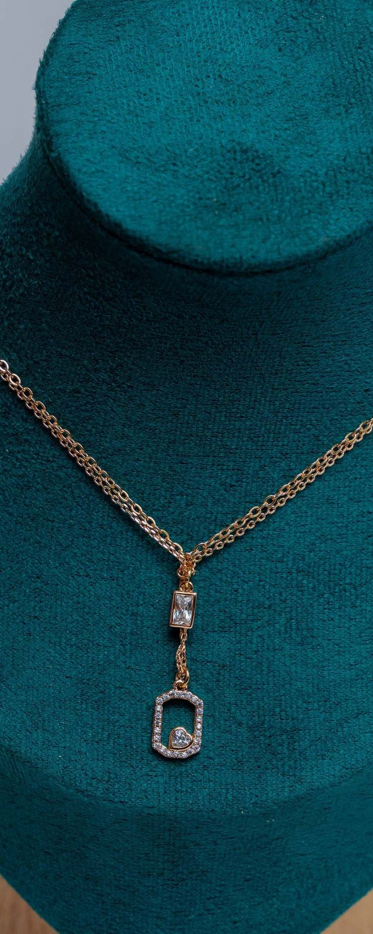 Gold Chain Lariat Necklace with Crystal Pendant