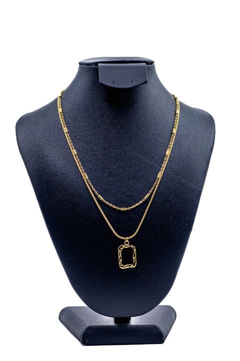 Assorted Pendant Necklace Showcase