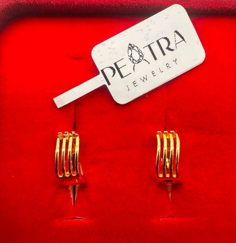Peatra Gold Crystal Hoop Earrings