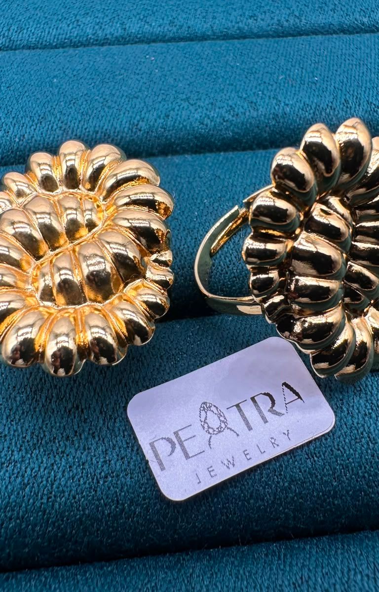 Harbor Wave Rosette Ring Set