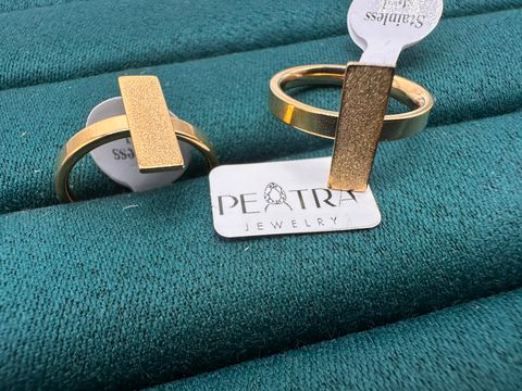 Celeste Glint Bar Ring Set