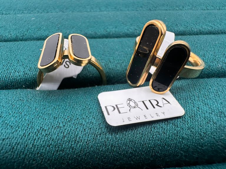 Velvet Glint Black Bar Ring Set