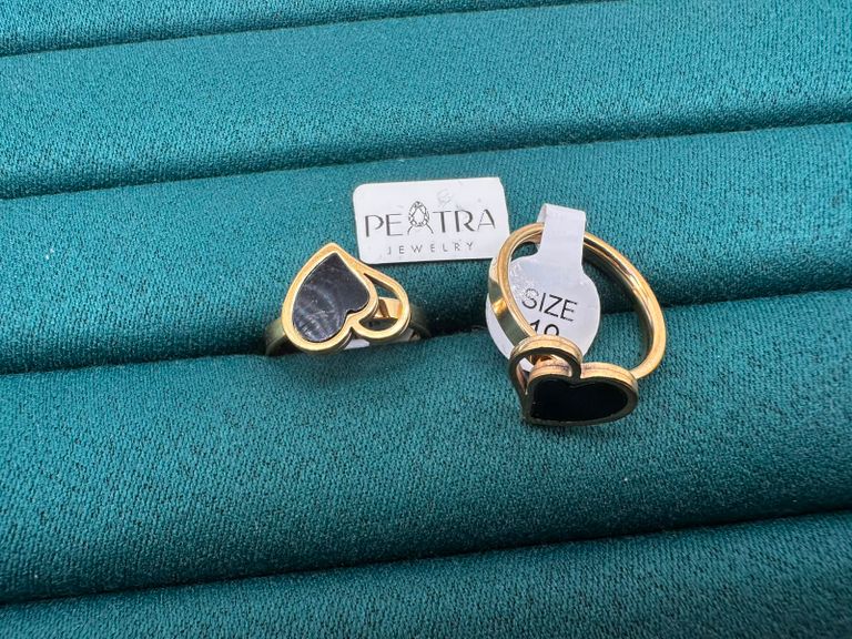 Slate Glint Heart Ring Set