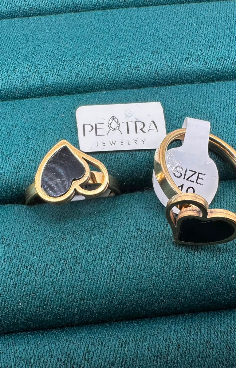 Slate Glint Heart Ring Set