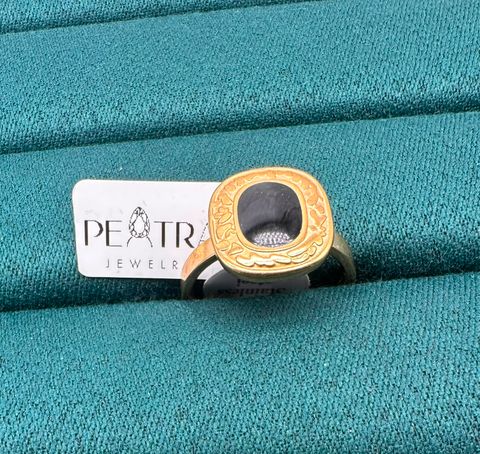 Coral Glint Black Square Ring