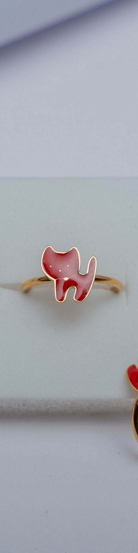 Cat-Shaped Enamel Gold Ring