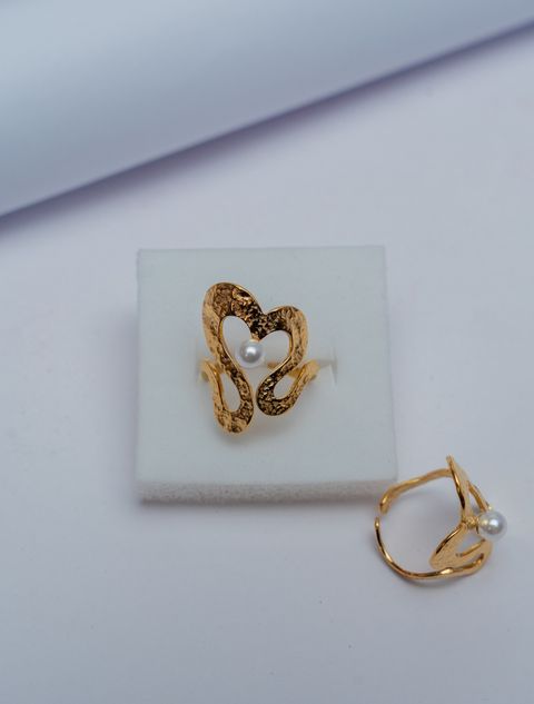 Gold Textured Heart Pearl Ring