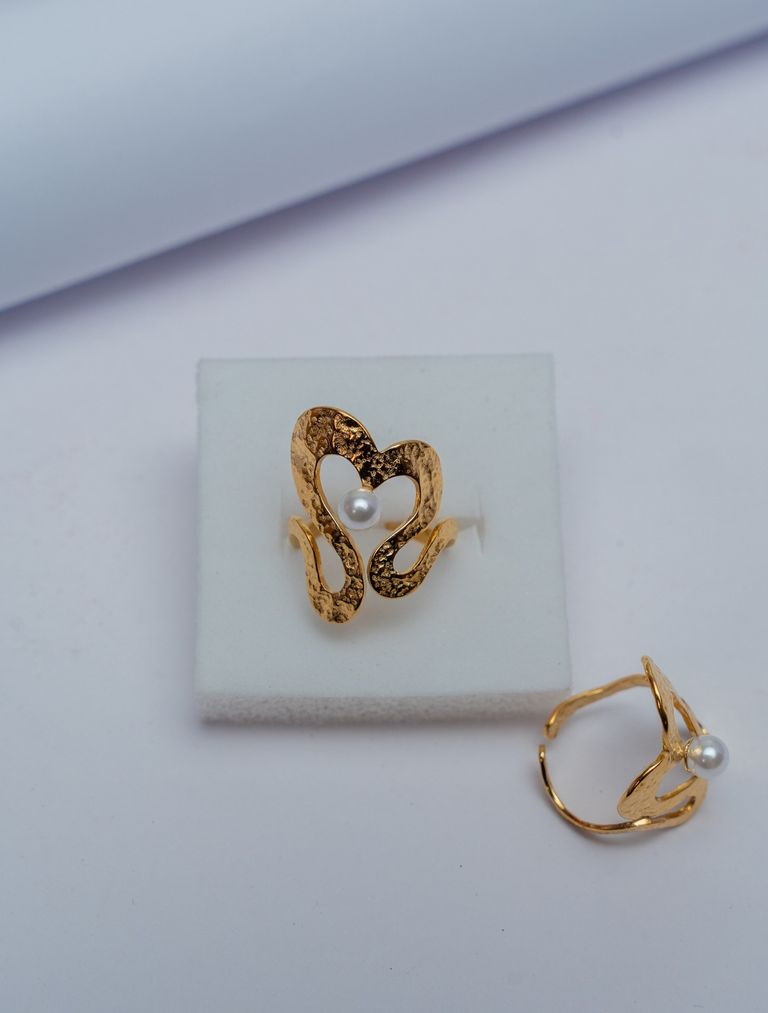 Gold Textured Heart Pearl Ring