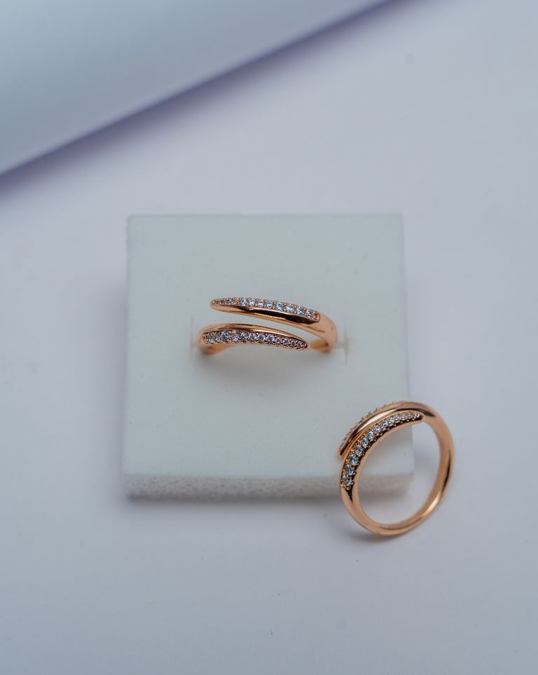 Rose Gold Diamond Curved Band Ring