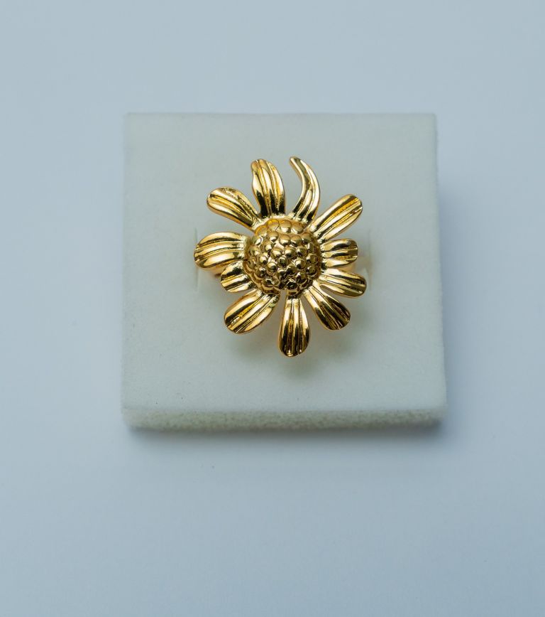 Gold-Tone Daisy Flower Brooch