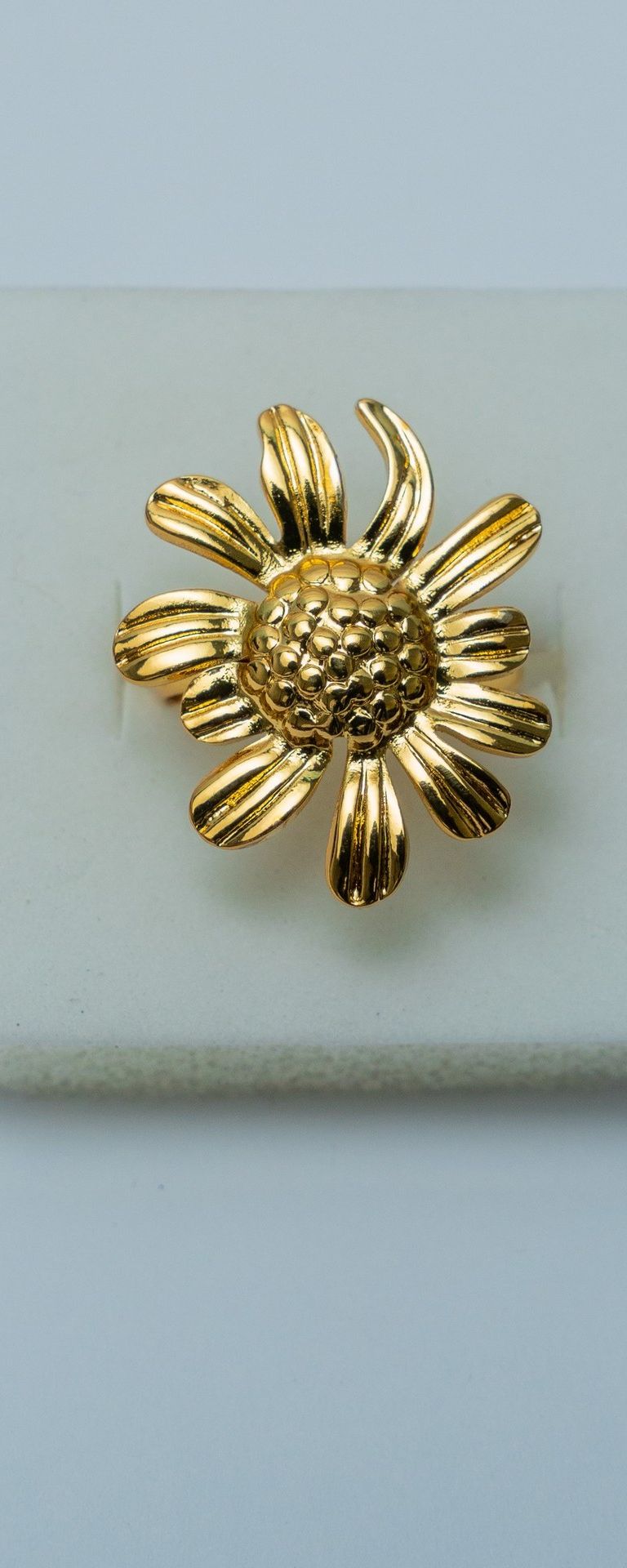 Gold-Tone Daisy Flower Brooch
